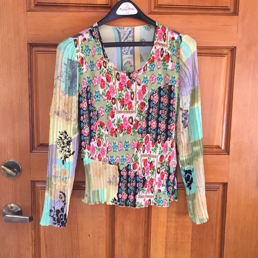 Alberto Makali - designee Beautiful blouse